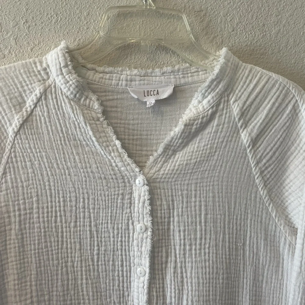 Lucca Women's Top Size XS White Gauzy Cotton Tunic Button Boho Beachy Cottage - Picture 3 of 15